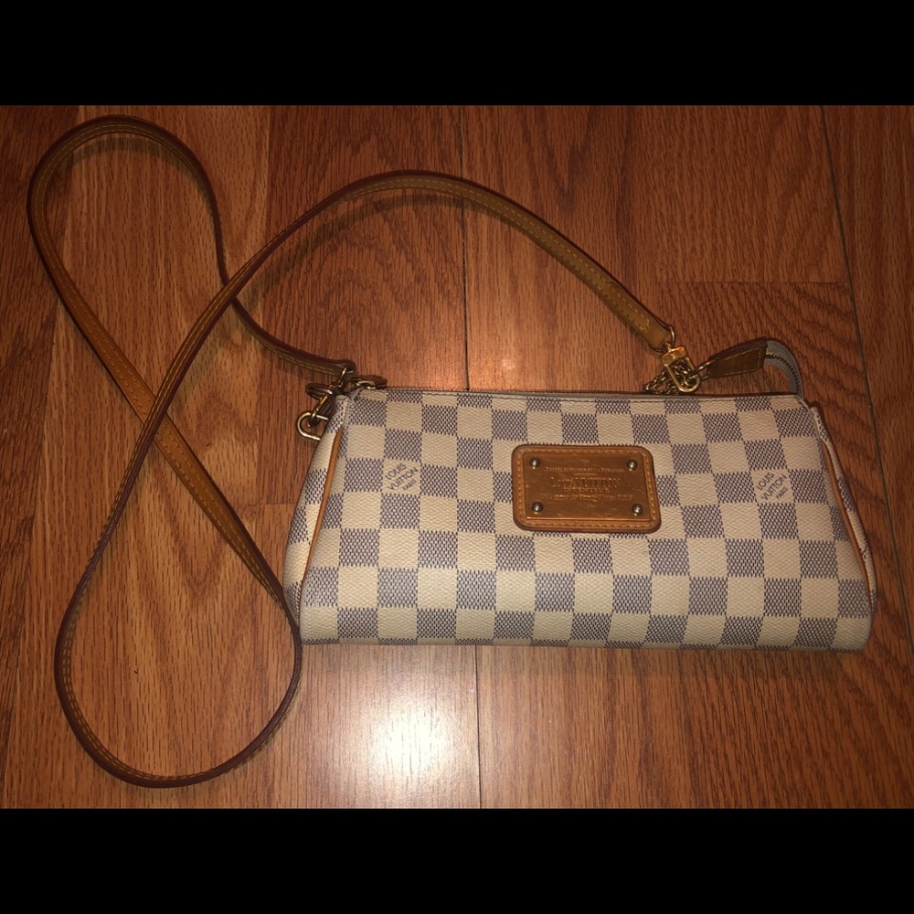 SOLD!Eva Crossbody!